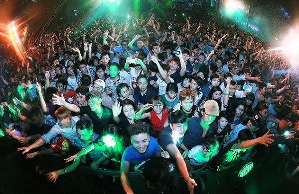 Gậy led cổ vũ xanh lá 1 chế độ phát sáng Gậy led cổ vũ xanh lá 1 chế độ phát sáng