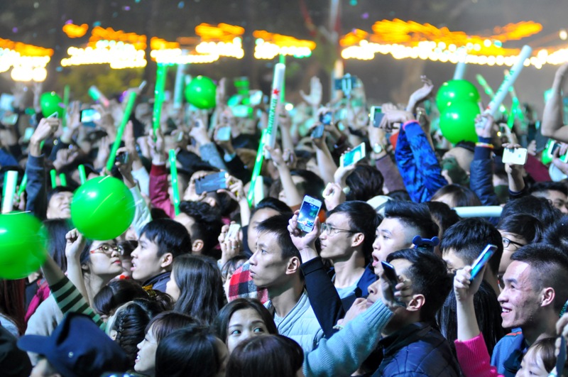 Cây đập cổ vũ in decal Heineken Cây đập cổ vũ in decal Heineken