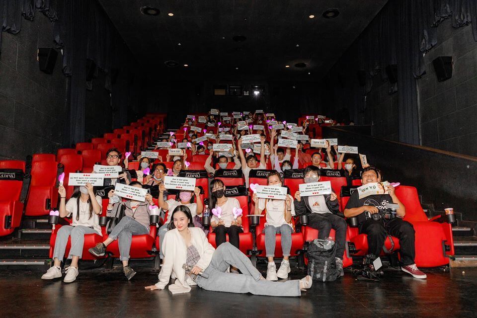 Lightstick hình trái tim hồng dán decal Junvu Lightstick hình trái tim hồng dán decal Junvu