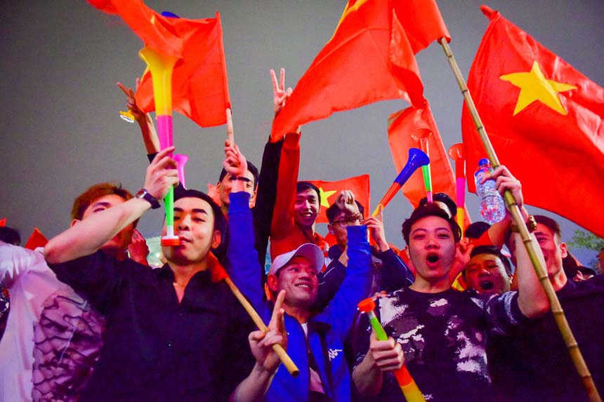 Kèn nhựa cổ vũ bóng đá Kèn nhựa cổ vũ bóng đá