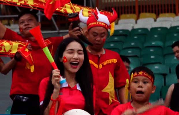 Kèn nhựa cổ vũ bóng đá Kèn nhựa cổ vũ bóng đá