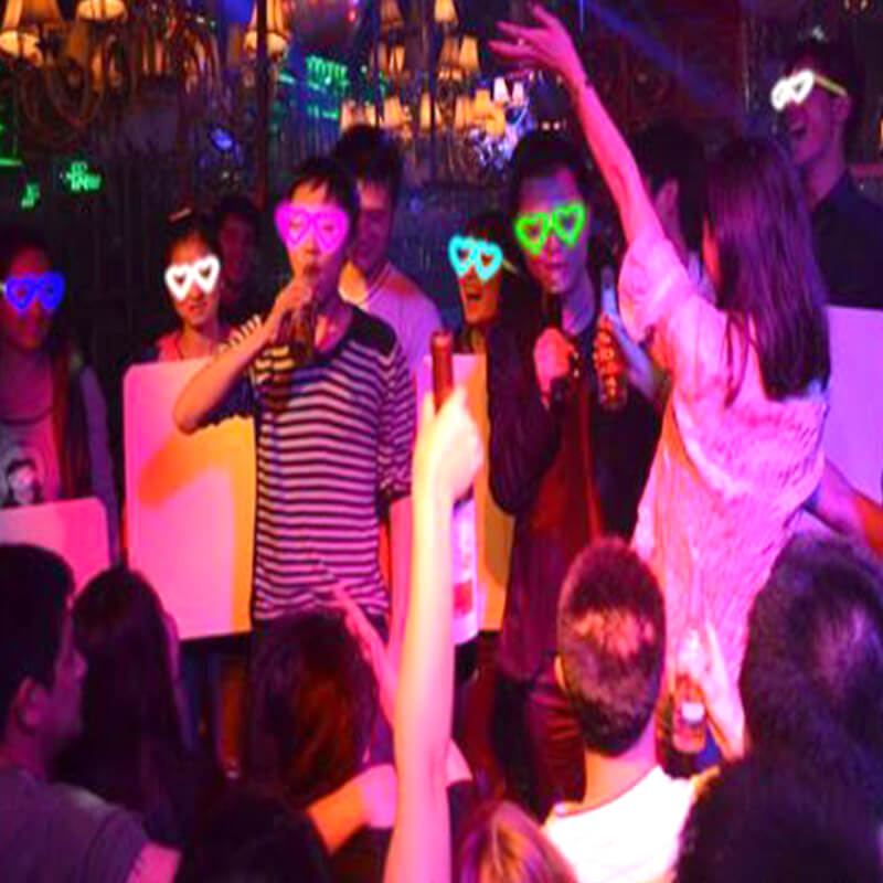 kính dạ quang phát sáng hình trái tim kính dạ quang phát sáng hình trái tim