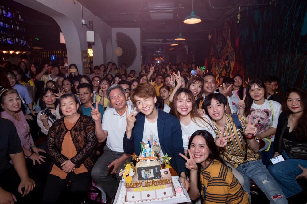 lightstick đẹp của ca sĩ ngô kiến huy lightstick đẹp của ca sĩ ngô kiến huy