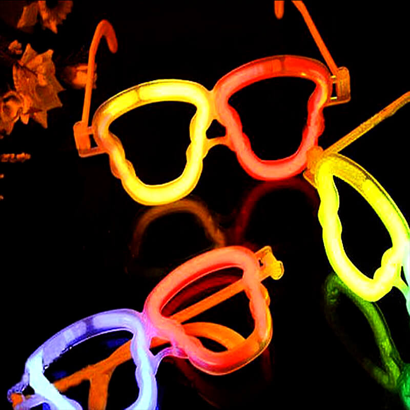 Mắt kính phát sáng dạ quang hình đầu lâu Mắt kính phát sáng dạ quang hình đầu lâu