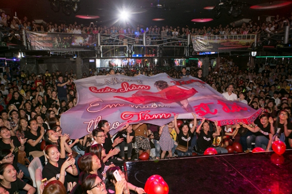 mẫu lightstick đẹp của ca sĩ Mỹ Tâm mẫu lightstick đẹp của ca sĩ Mỹ Tâm