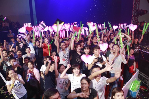 mẫu lightstick đẹp của ca sĩ Mỹ Tâm mẫu lightstick đẹp của ca sĩ Mỹ Tâm