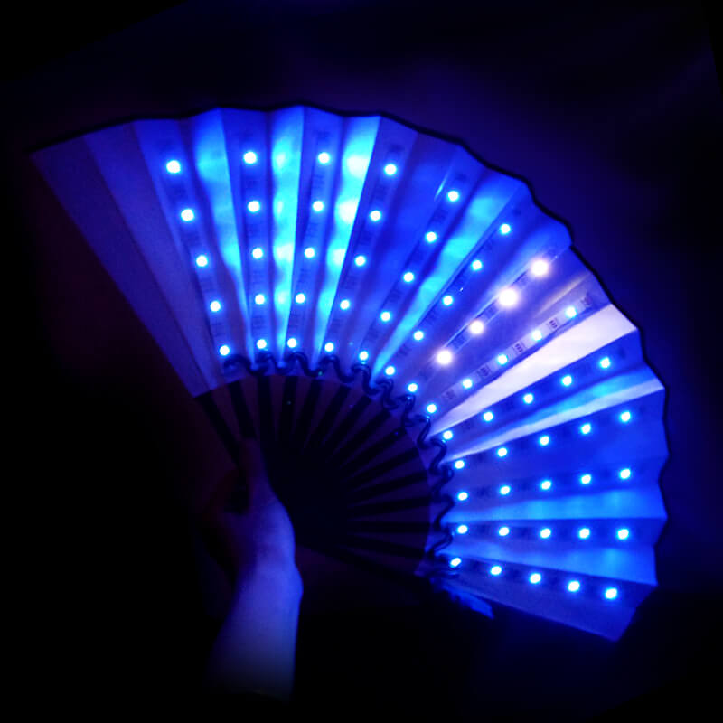 Quạt xếp có đèn led phát sáng Quạt xếp có đèn led phát sáng