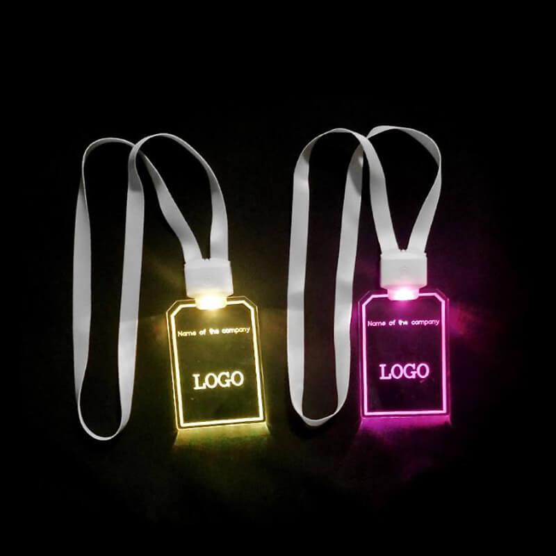 Thẻ nhựa đeo cổ gắn đèn led phát sáng Thẻ nhựa đeo cổ gắn đèn led phát sáng