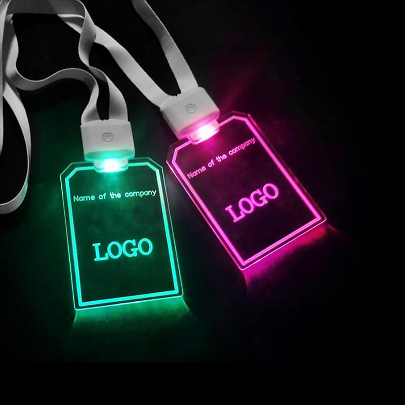 Thẻ nhựa đeo cổ gắn đèn led phát sáng Thẻ nhựa đeo cổ gắn đèn led phát sáng