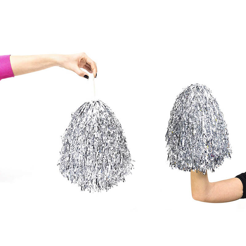 Bông tua cổ vũ màu trắng loại lớn Bông tua cổ vũ màu trắng loại lớn