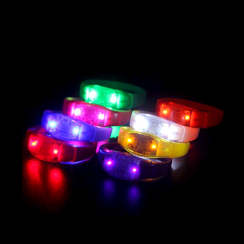vòng đeo tay cảm ứng phát sáng led vòng đeo tay cảm ứng phát sáng led
