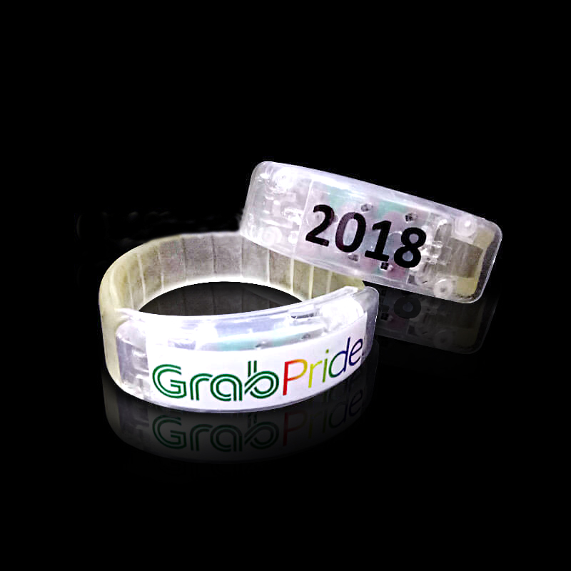 Vòng đeo tay phát sáng led trắng Vòng đeo tay phát sáng led trắng