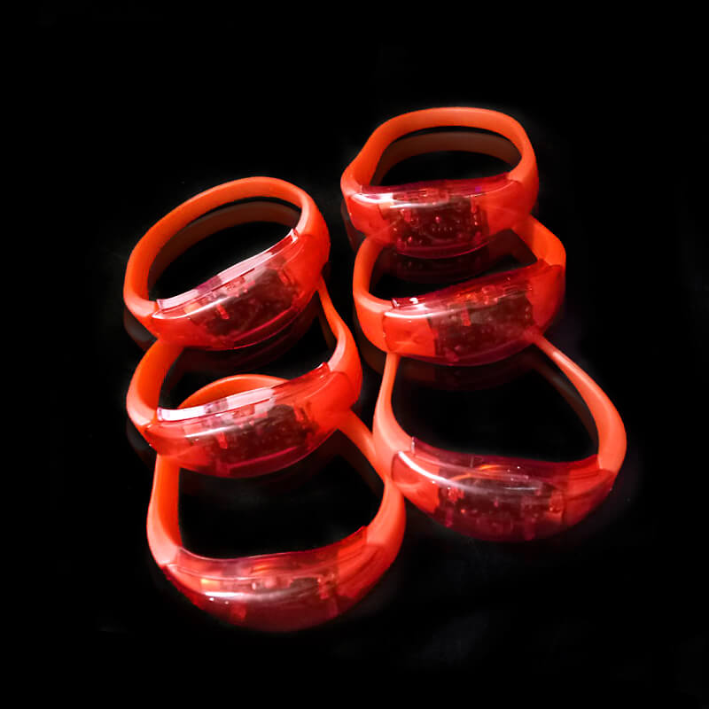 vòng led đeo tay phát sáng màu đỏ vòng led đeo tay phát sáng màu đỏ