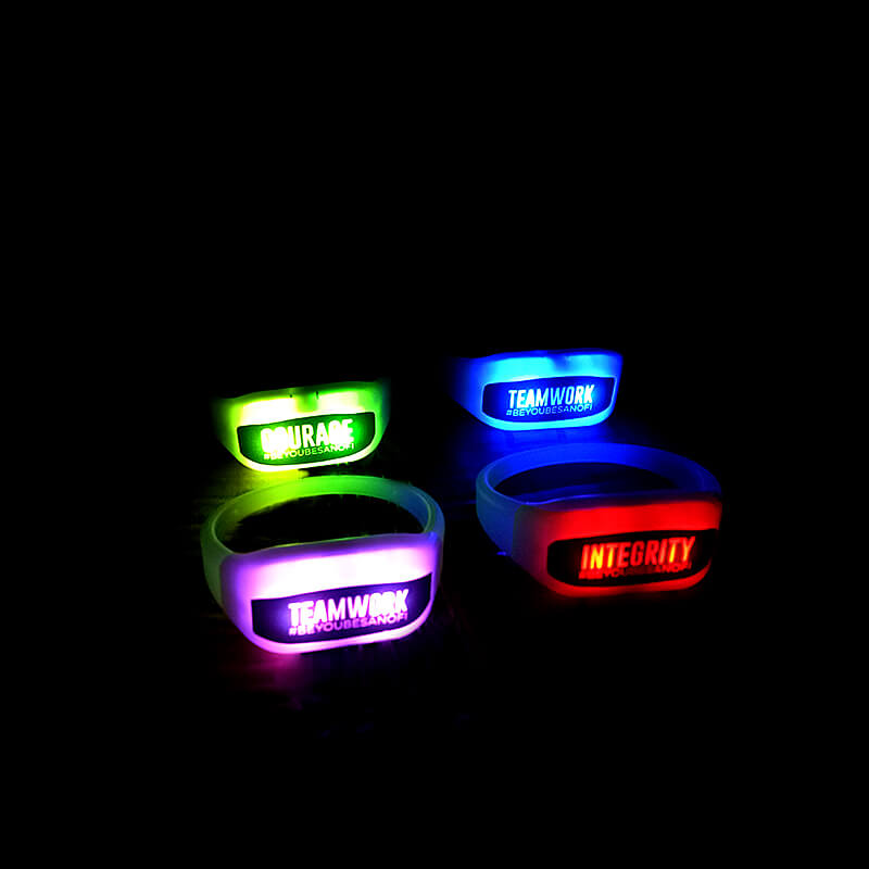 Vòng tay led 15 màu dán decal Vòng tay led 15 màu dán decal