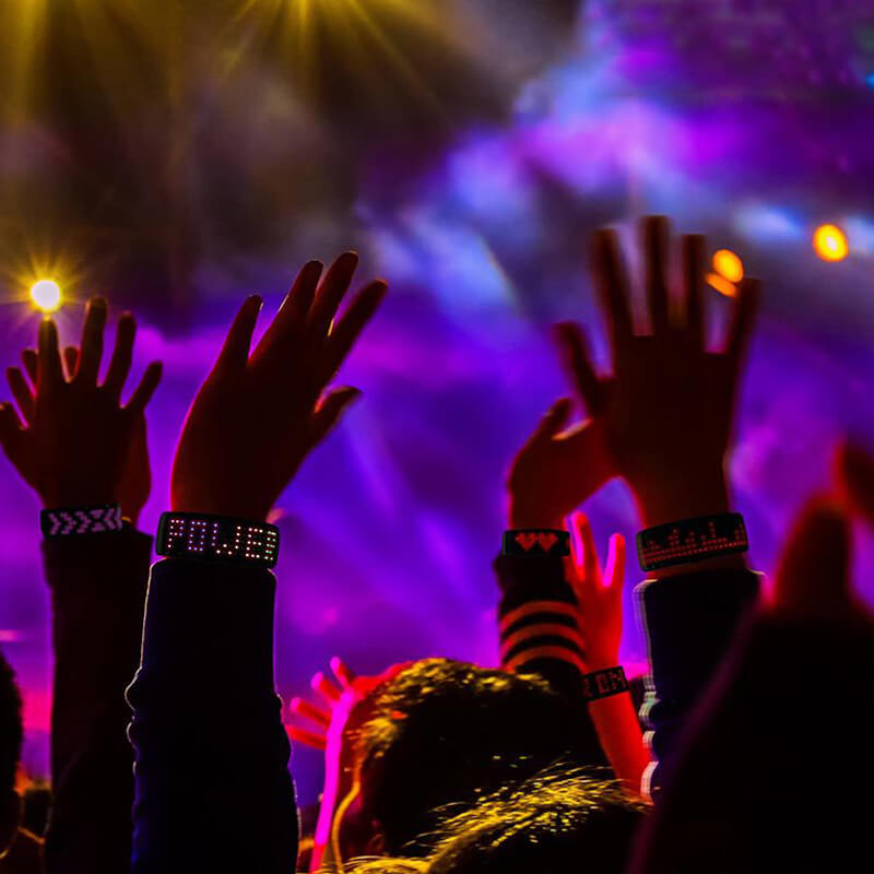 vòng tay led nhiều màu hiển thị 8 chế độ vòng tay led nhiều màu hiển thị 8 chế độ