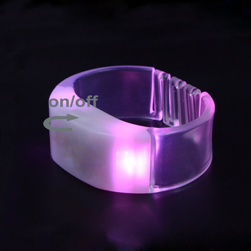 Vòng tay cảm ứng âm thanh phát sáng led 15 màu Vòng tay cảm ứng âm thanh phát sáng led 15 màu