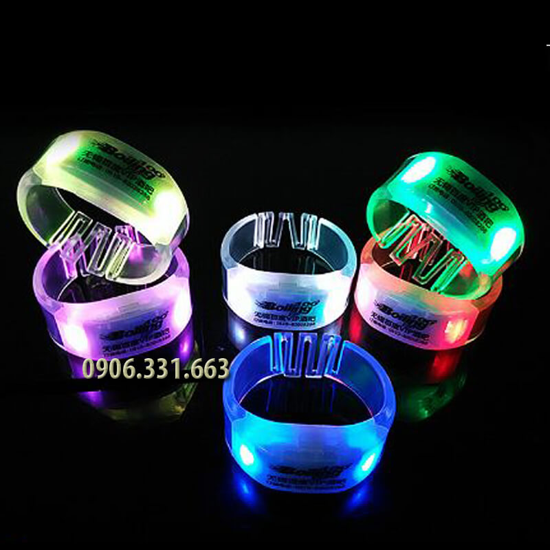 vòng tay phát sáng xanh dương 3 đèn led vòng tay phát sáng xanh dương 3 đèn led