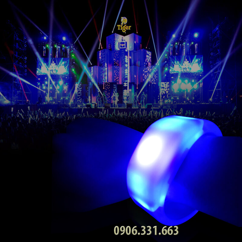 vòng tay phát sáng xanh dương 3 đèn led vòng tay phát sáng xanh dương 3 đèn led