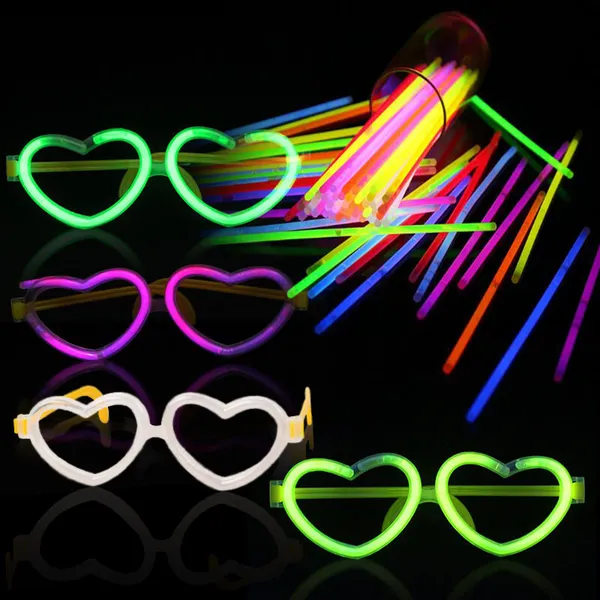 Kính dạ quang phát sáng hình trái tim