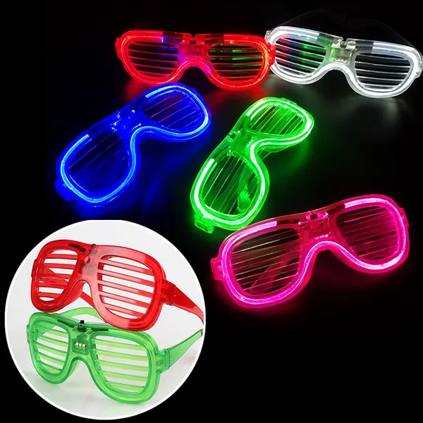 Mắt kính có đèn led phát sáng