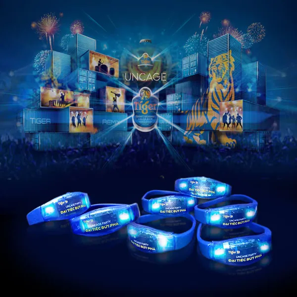 Vòng đeo tay cảm ứng led xanh dương