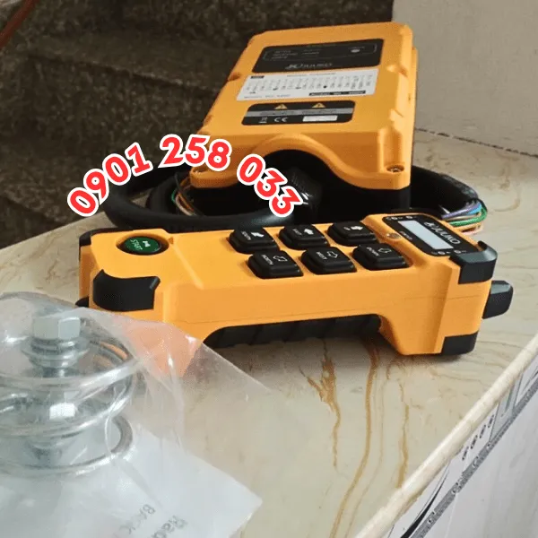 Điều khiển từ xa cầu trục Juuko K600