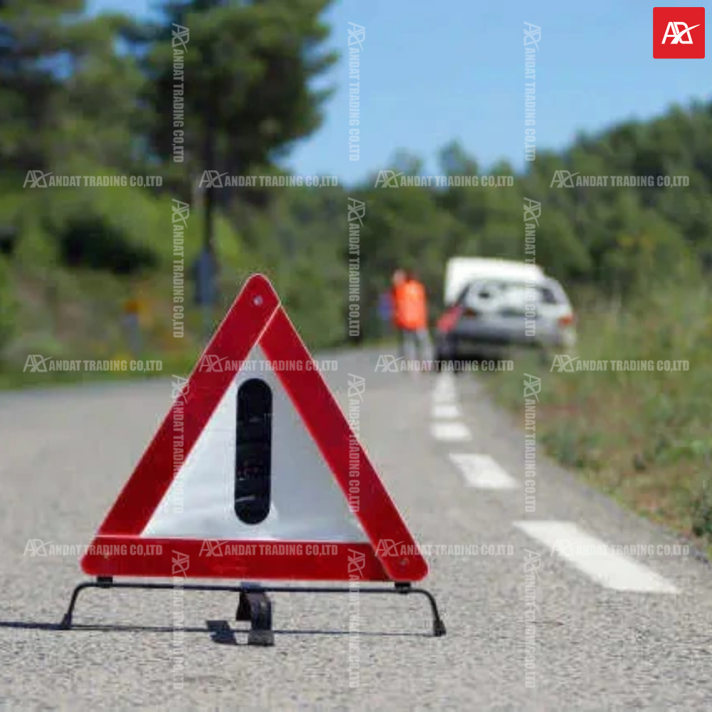 Đặt biển báo nguy hiểm khi cứu hộ xe Đặt biển báo nguy hiểm khi cứu hộ xe