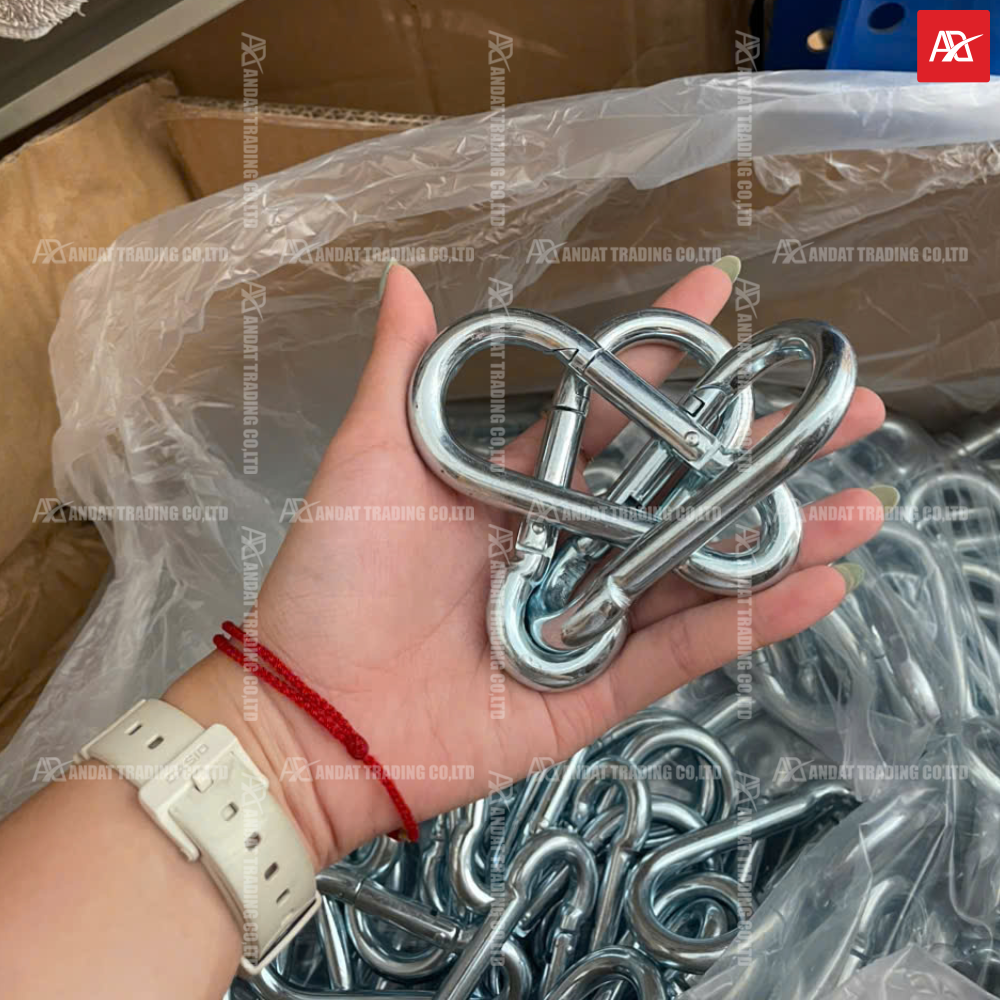 Hình ảnh thực tế của móc khóa an toàn carabiner Hình ảnh thực tế của móc khóa an toàn carabiner