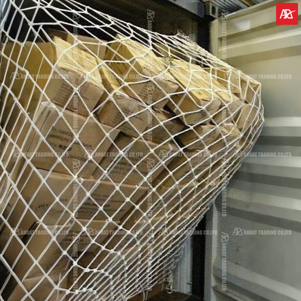 Chắn hàng để tránh hàng rơi khỏi container Chắn hàng để tránh hàng rơi khỏi container