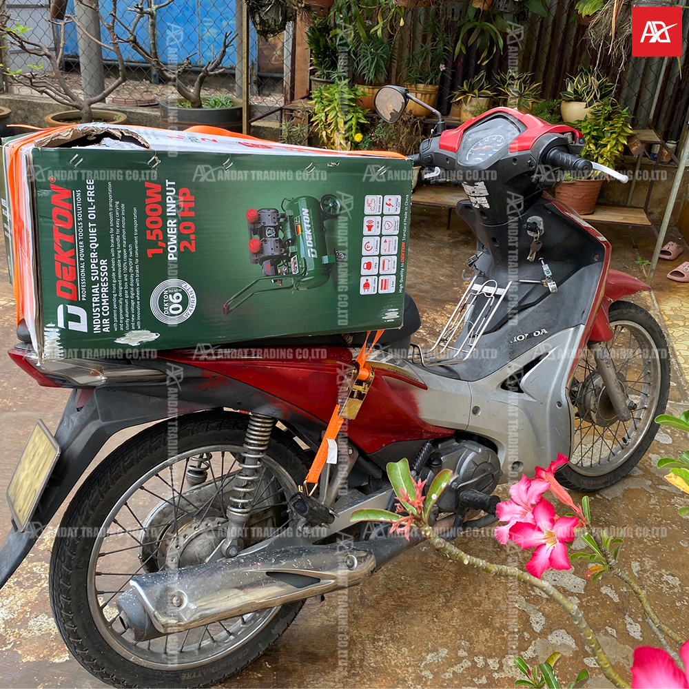 Thích hợp ràng nhiều loại hàng hóa với kích thước và hình dáng khác nhau trên xe máy Thích hợp ràng nhiều loại hàng hóa với kích thước và hình dáng khác nhau trên xe máy