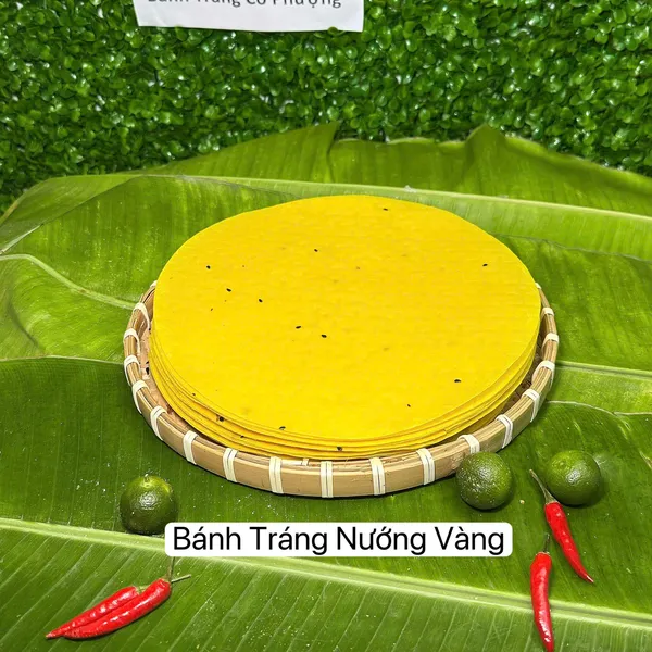 Bánh tráng nướng màu vàng