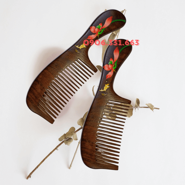 Lược gỗ đàn hương cá hoa sen Lược gỗ đàn hương cá hoa sen