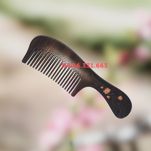 Lược gỗ đàn hương hoa đào Lược gỗ đàn hương hoa đào