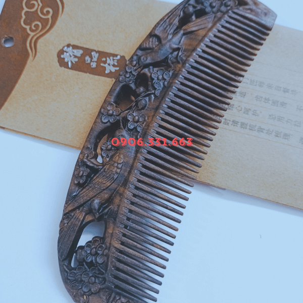 Lược gỗ đàn hương khắc đôi chim uyên ương Lược gỗ đàn hương khắc đôi chim uyên ương