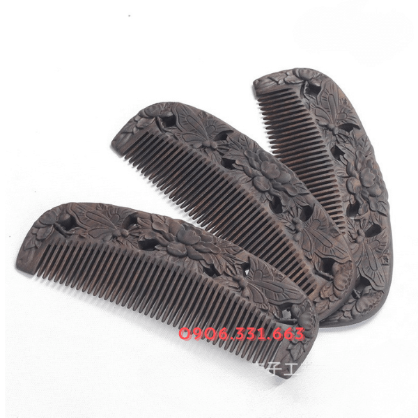 Lược gỗ đàn hương khắc hoa mẫu đơn Lược gỗ đàn hương khắc hoa mẫu đơn