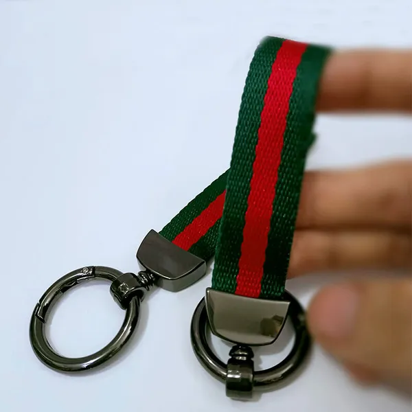 Móc chìa khóa treo thắt lưng xoay