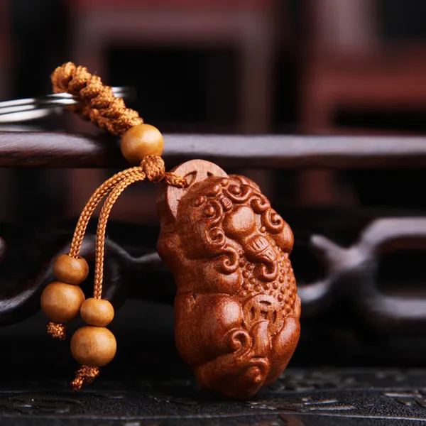 Móc khóa bằng gỗ hình tỳ hưu