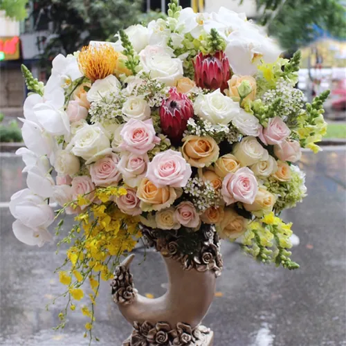 Bình Hoa Tặng Chúc Mừng 12