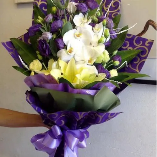 Bó Hoa Tặng Chúc Mừng 08