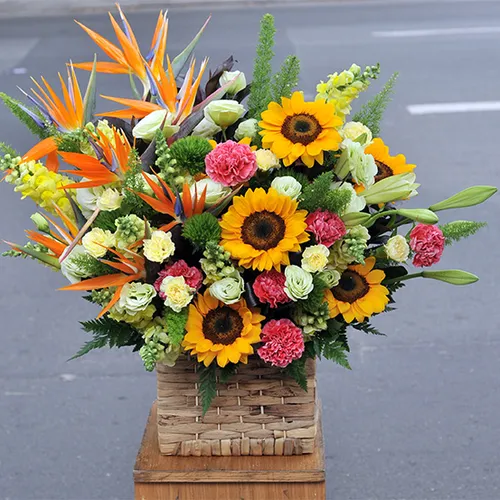 Giỏ Tặng Hoa Chúc Mừng 28