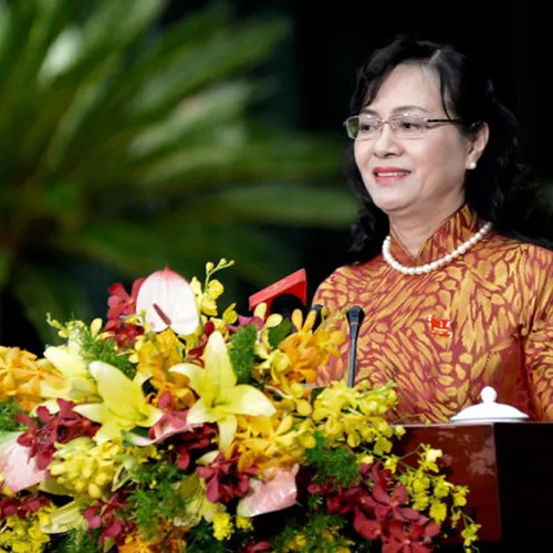 Hoa Để Bục Phát Biểu 32