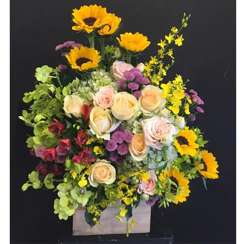 Hộp Hoa Tươi Chúc Mừng 04