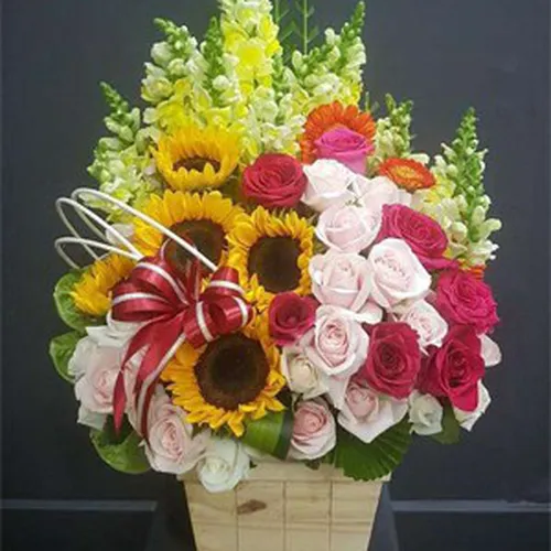 Hộp Hoa Tươi Chúc Mừng 05