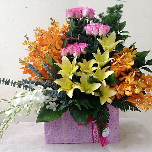Hộp Hoa Tươi Chúc Mừng 07