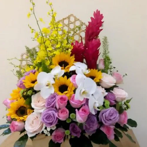 Hộp Hoa Tươi Chúc Mừng 08