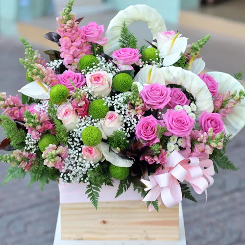 Hộp Hoa Tươi Chúc Mừng 27