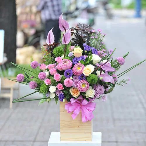 Hộp Hoa Tươi Chúc Mừng 28