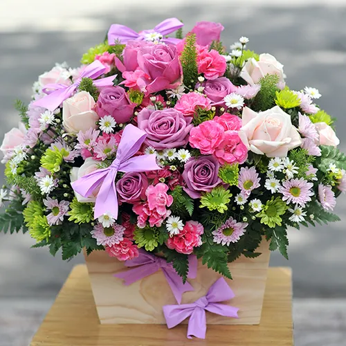 Hộp Hoa Tươi Chúc Mừng 42