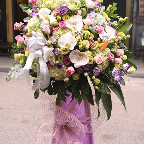 Kệ Hoa Tươi Chúc Mừng 18