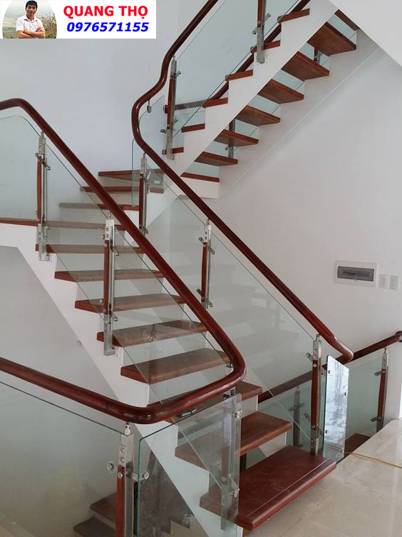 Mẫu Lan Can Kính Tay Vịn Gỗ - 5 Mẫu Lan Can Kính Tay Vịn Gỗ - 5